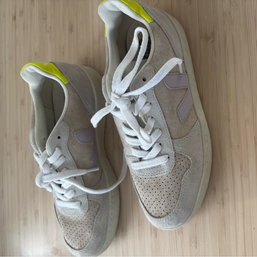 Veja Women's Sneakers in Beige and Neon Yellow